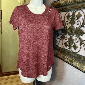 Adorable Hollister Top-Burgundy Short Sleeve with Lace up Trim Sz S
